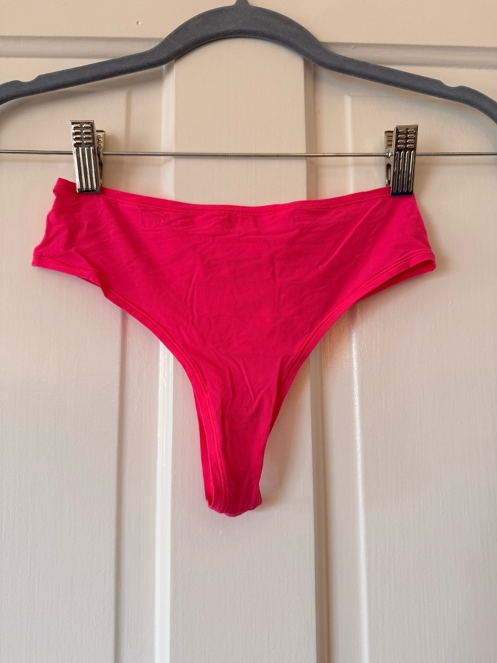 Skims pink fits everybody thong
